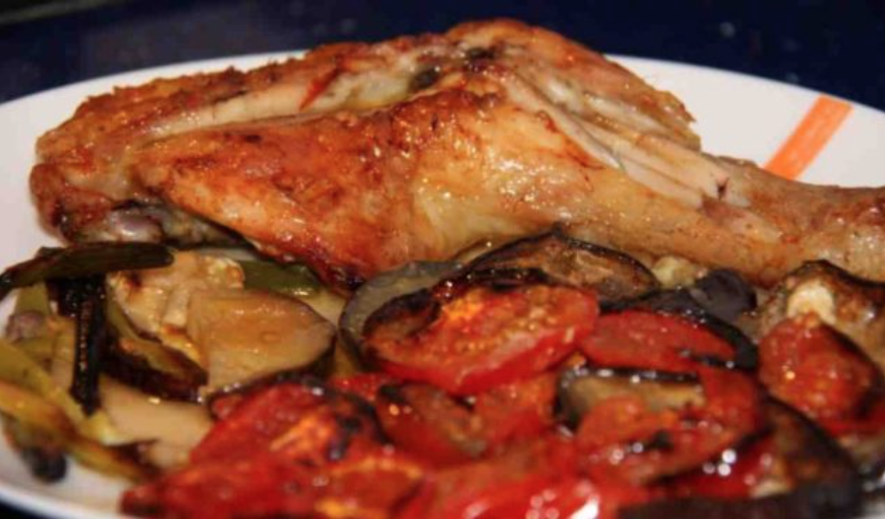 Pollo al horno con berenjenas.